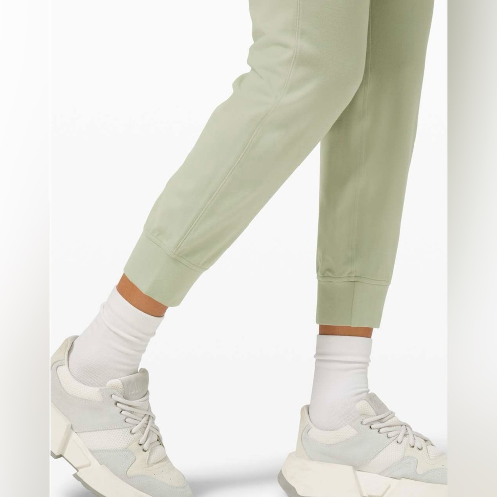 (NWOT) Lululemon Ready to Rulu Jogger 7/8 - Picture 5 of 8